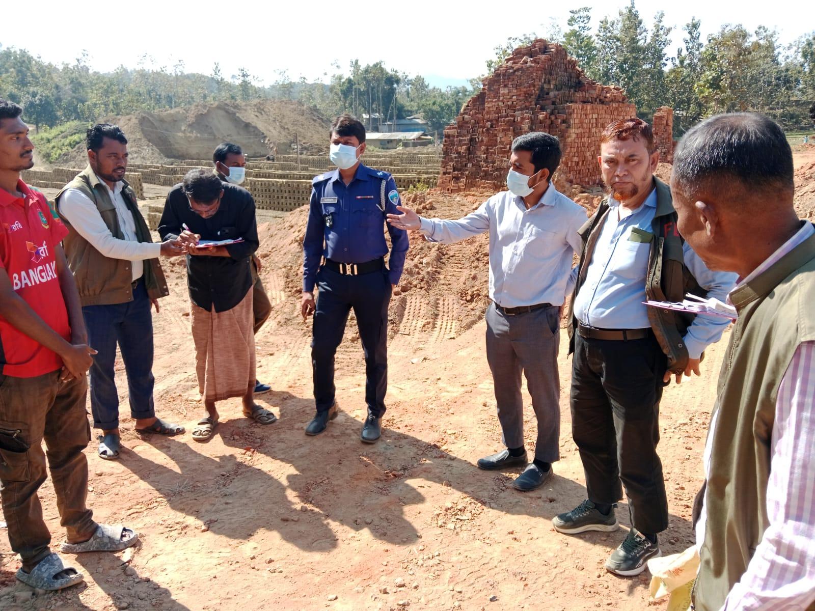 আলীকদমে তিনটি ইটভাটাকে ৯ লক্ষ টাকা জরিমানা