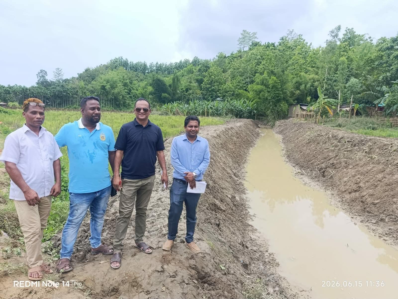 নাইক্ষ্যংছড়িতে খাল খনন পরিদর্শন করলেন সহকারী সচিব