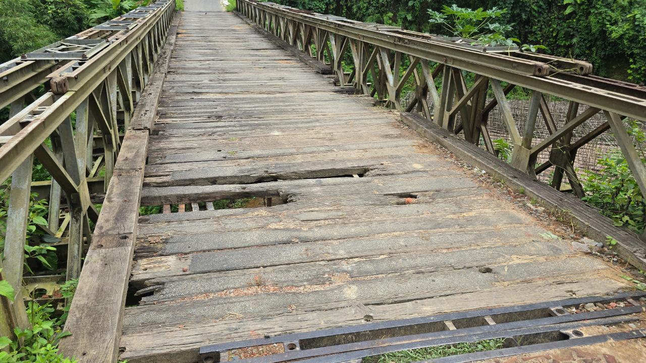 মারাত্বক ঝুঁকিতে বান্দরবানের ৭২টি বেইলি সেতু